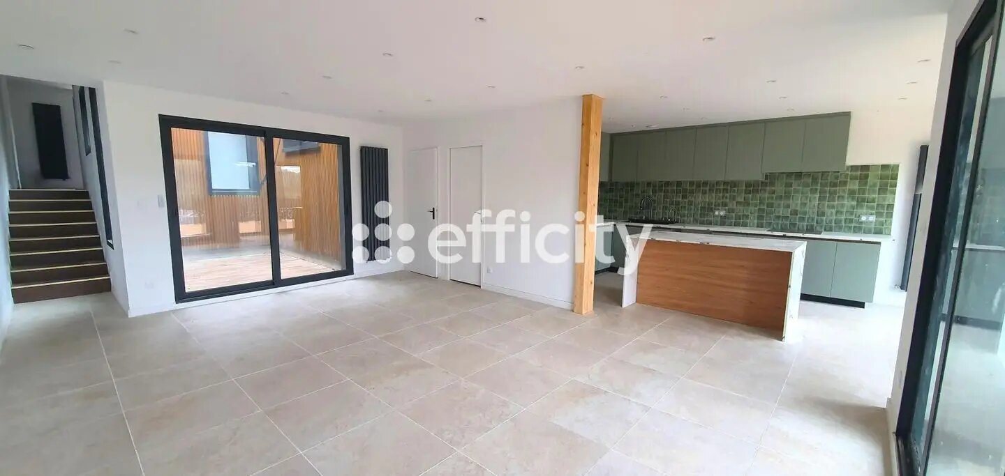 Maison à vendre, 115m², Saint-Laurent-de-Brèvedent