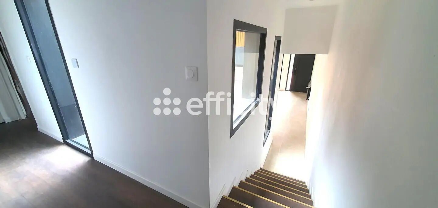 Maison à vendre, 115m², Saint-Laurent-de-Brèvedent
