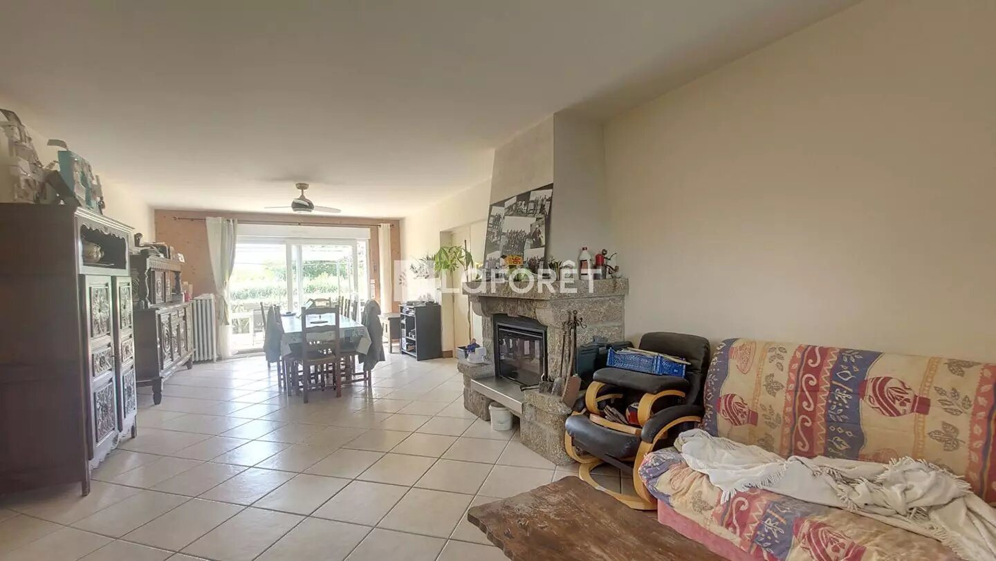 Maison à vendre, 215m², Ambon