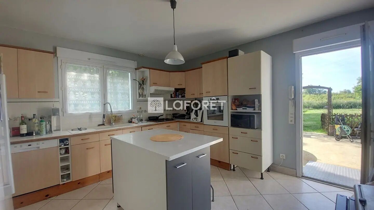 Maison à vendre, 215m², Ambon