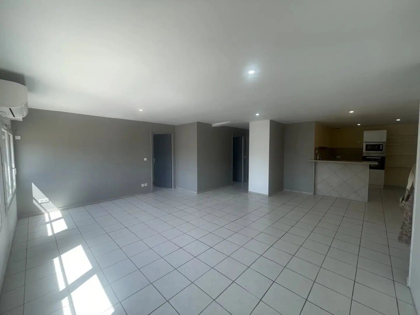 Appartement à louer, 83m², Saint-Julien-les-Rosiers