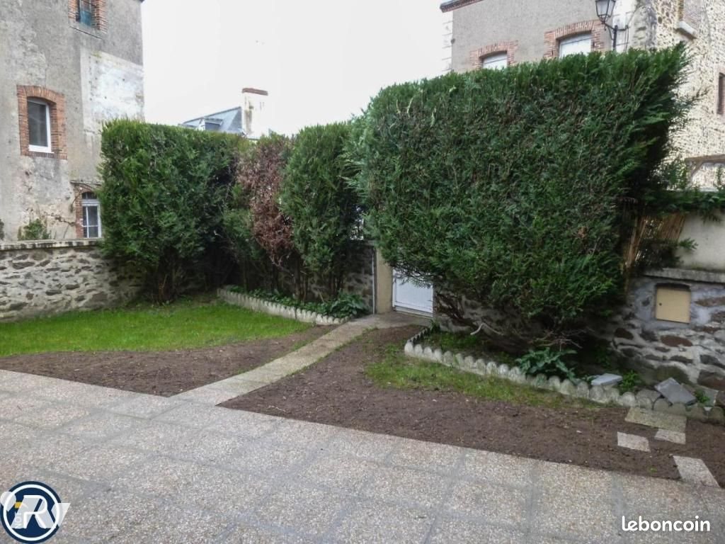 Maison à louer, 101m², Montsûrs