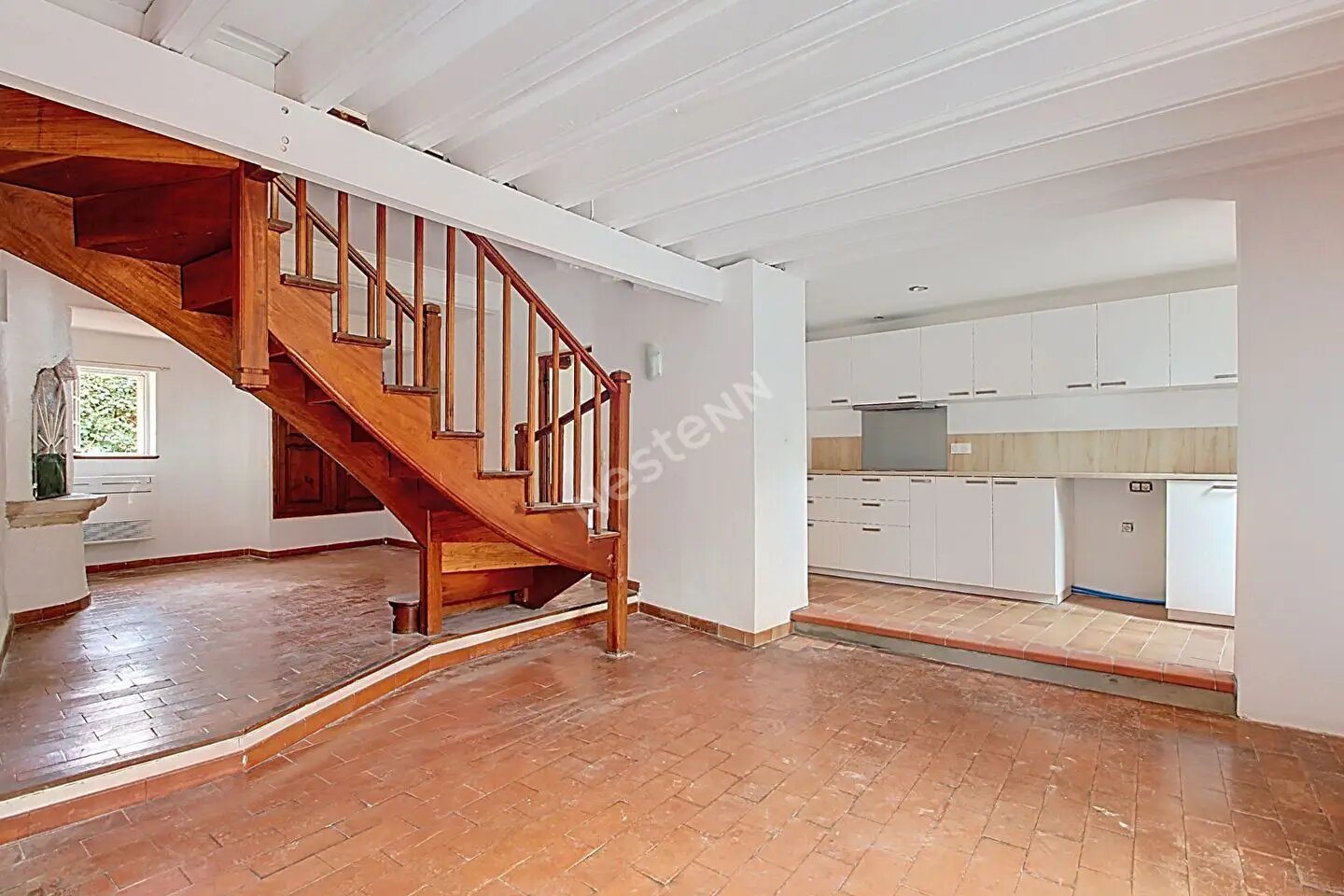 Maison à louer, 147m², Saint-Mitre-les-Remparts