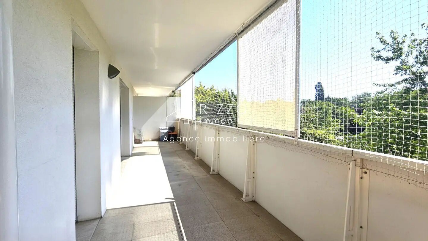 Appartement à vendre, 71m², Saint-Genis-Pouilly