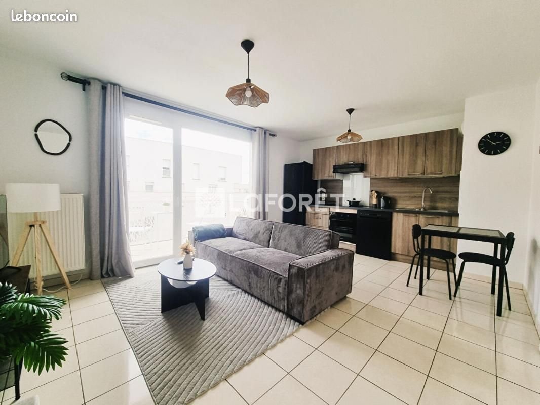 Appartement à louer, 43m², Cergy
