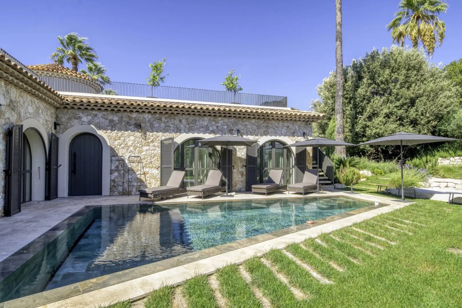 Maison à louer, 320m², Antibes