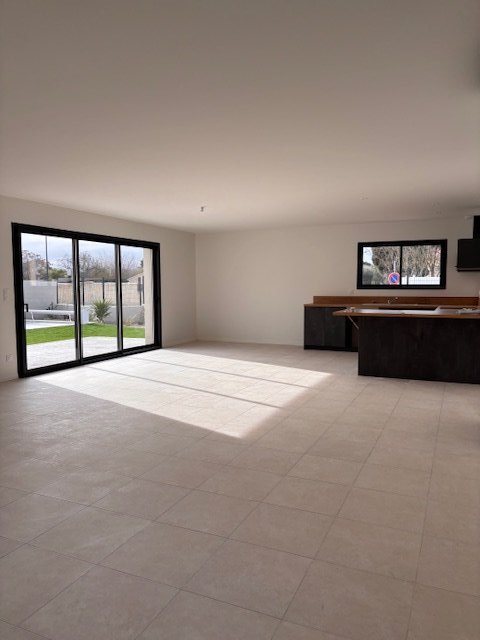 Maison à louer, 130m², Montady