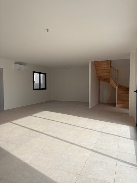 Maison à louer, 130m², Montady
