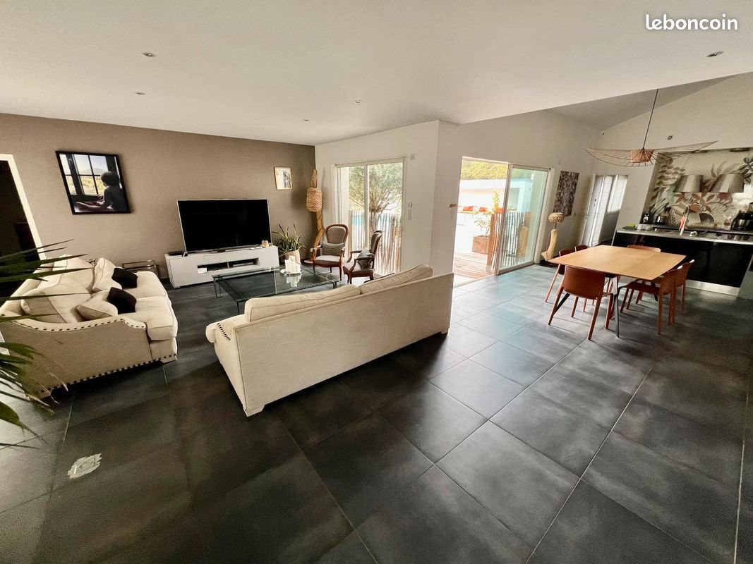 Maison à louer, 215m², Saucats