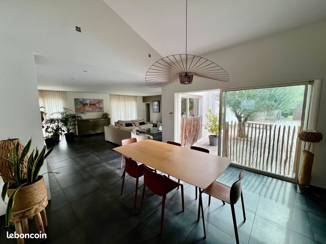 Maison à louer, 215m², Saucats
