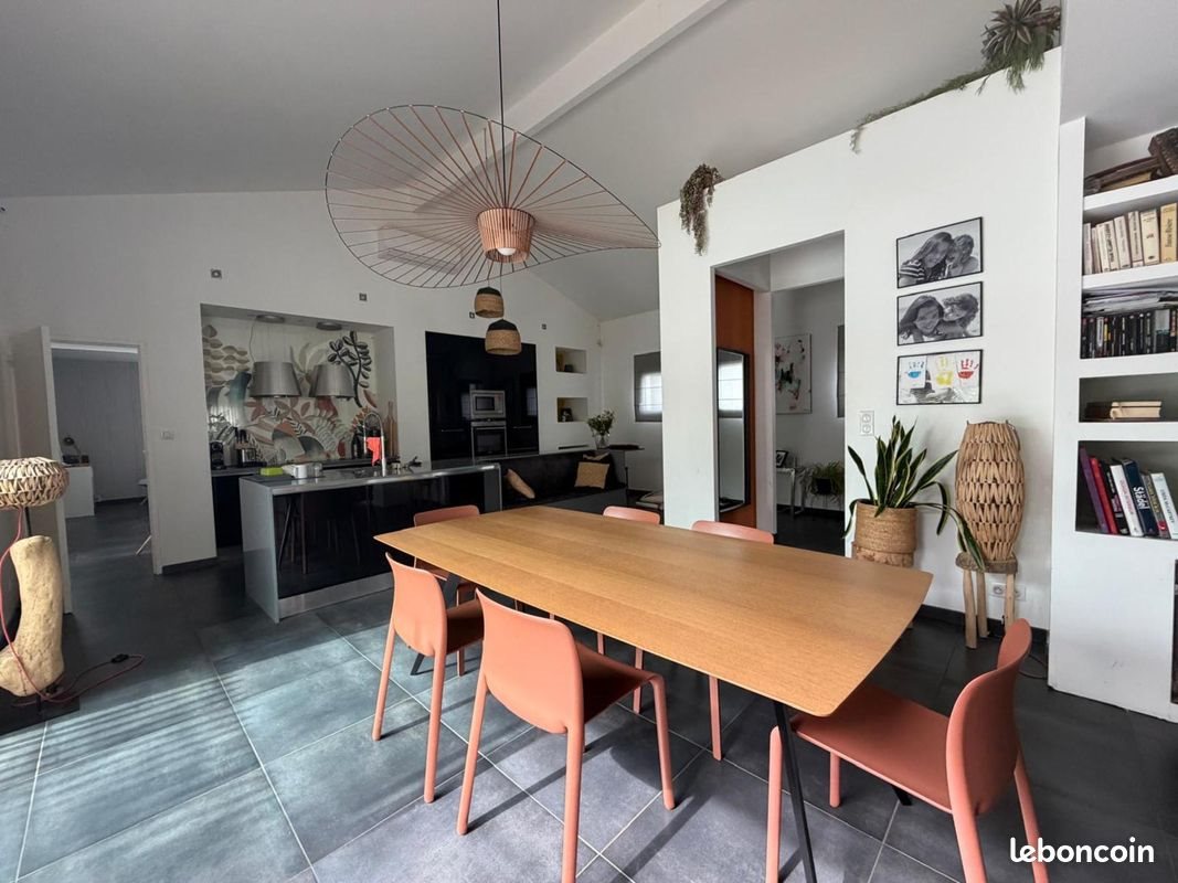 Maison à louer, 215m², Saucats