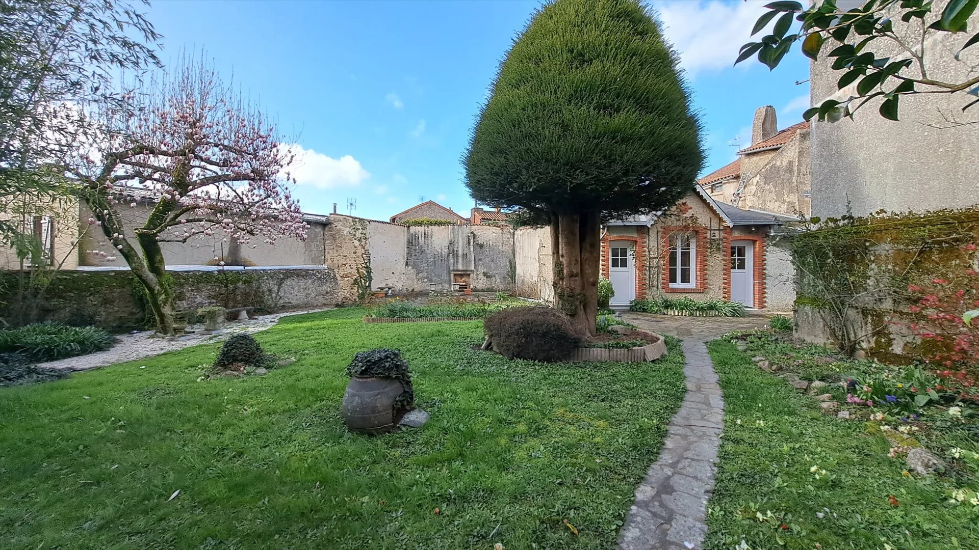 Maison à vendre, 239m², Parthenay