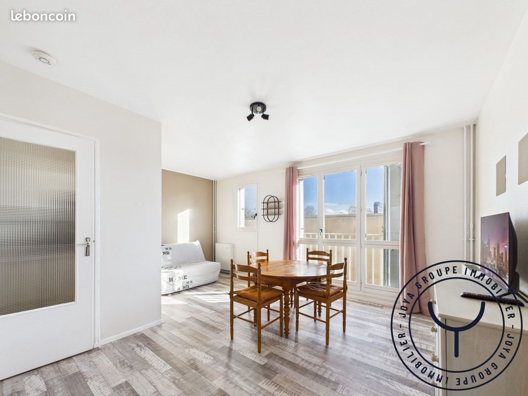 Appartement à louer, 27m², Saint-Julien-les-Villas