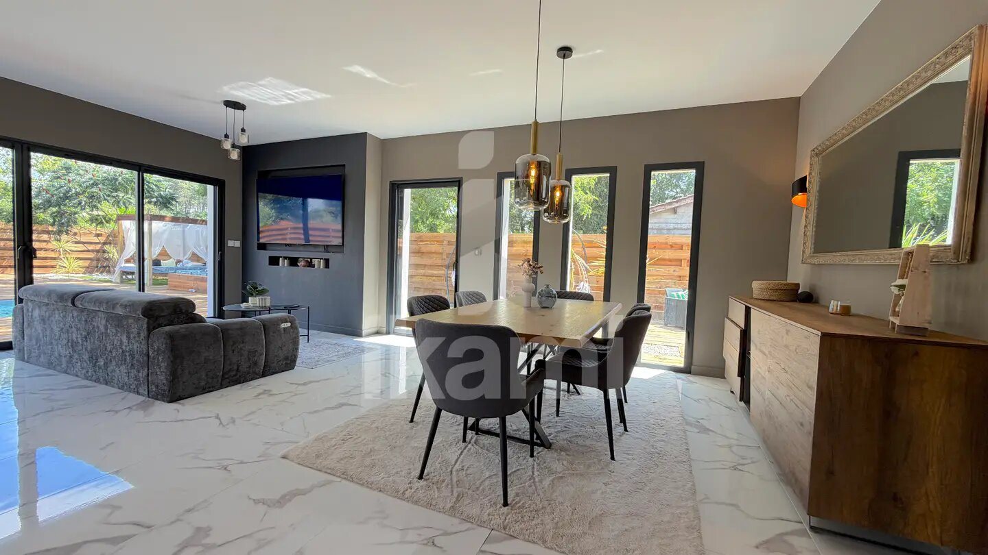 Maison à vendre, 115m², Salles