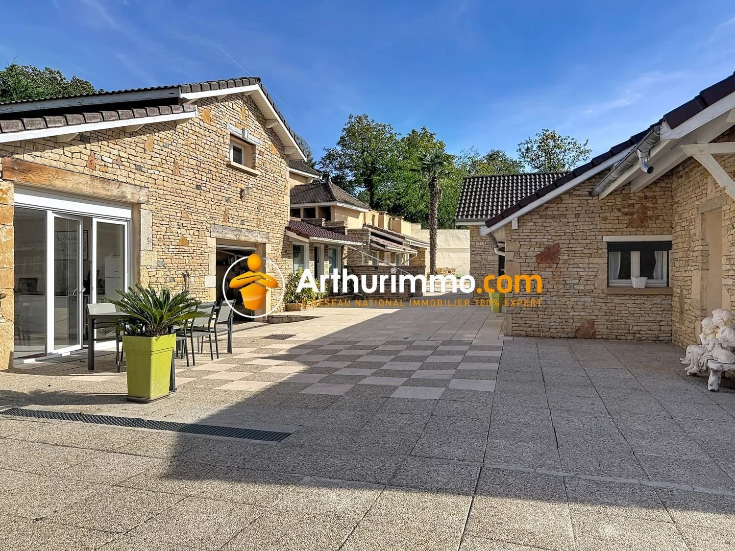 Maison à vendre, 222m², Saint-Marcel-Bel-Accueil