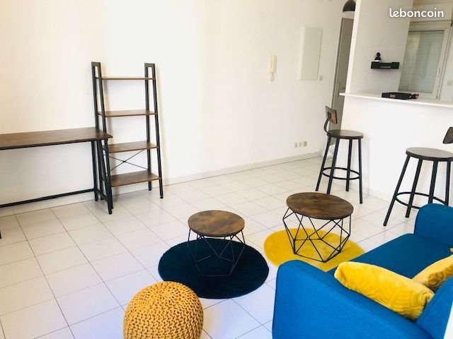 Appartement à louer, 33m², Nîmes