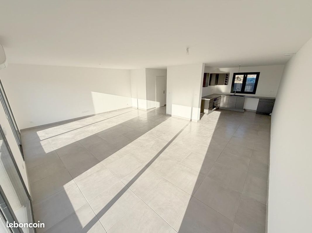 Maison à louer, 124m², La Calmette