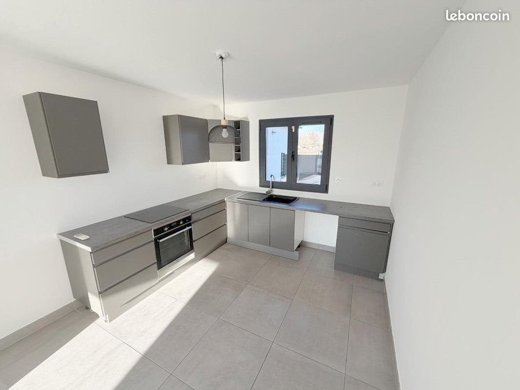 Maison à louer, 124m², La Calmette