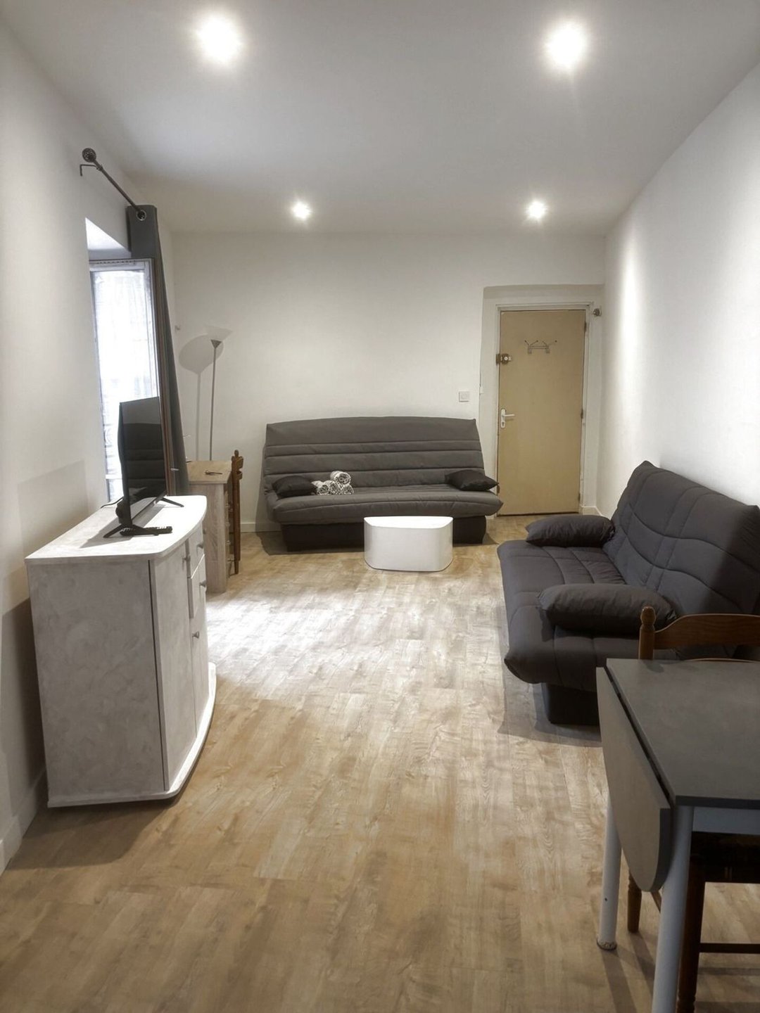 Appartement à louer, 28m², Nîmes