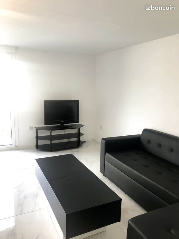 Appartement à louer, 40m², Nîmes