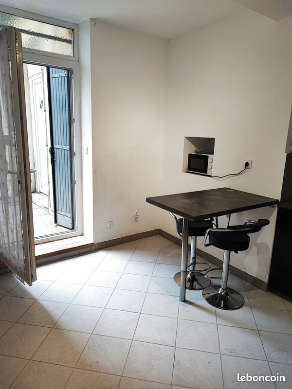 Appartement à louer, 27m², Nîmes