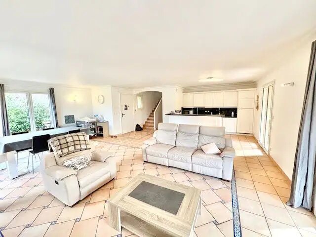 Maison à vendre, 130m², Saint-Cézaire-sur-Siagne