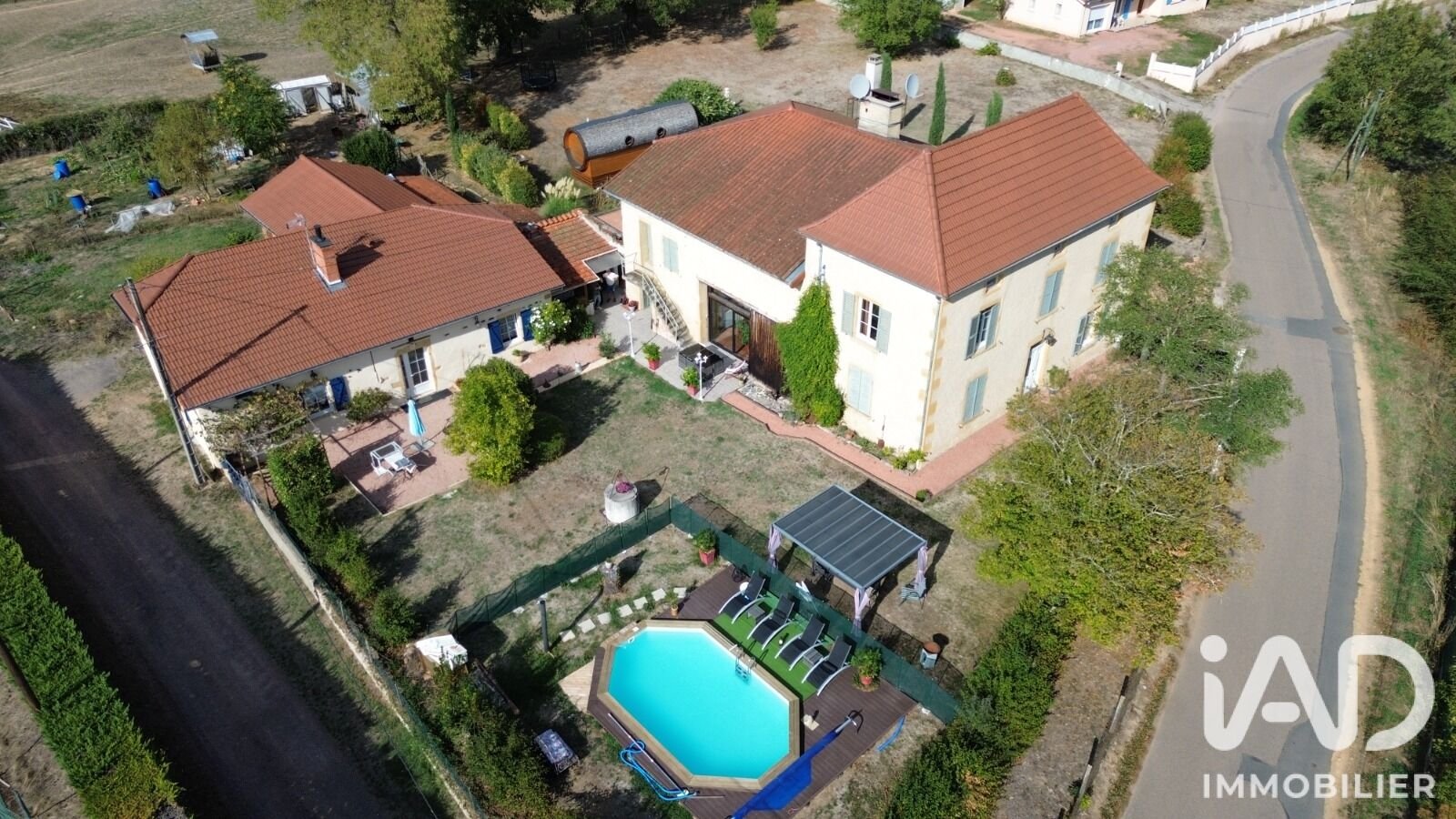 Maison à vendre, 400m², Pouilly-sous-Charlieu