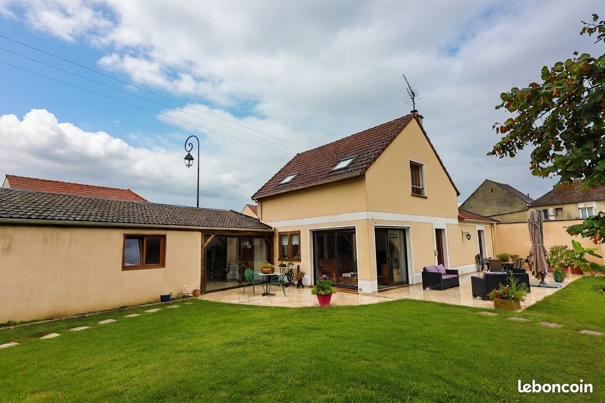 Maison à vendre, 144m², Saint-Pierre-du-Perray