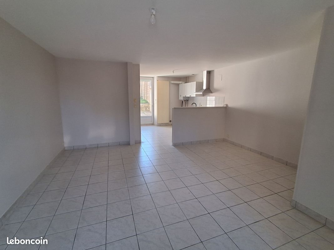 Maison à louer, 67m², Bressuire