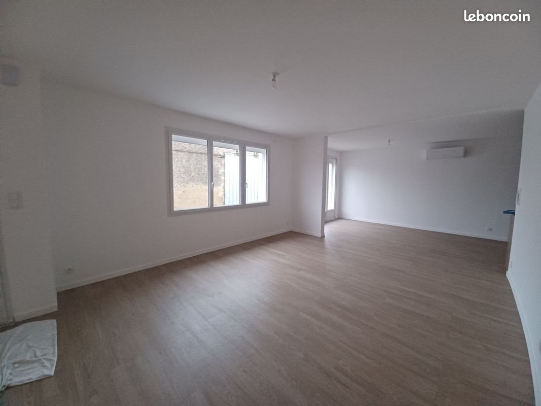 Maison à louer, 97m², Cirières
