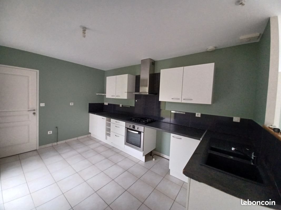 Maison à louer, 103m², Bressuire