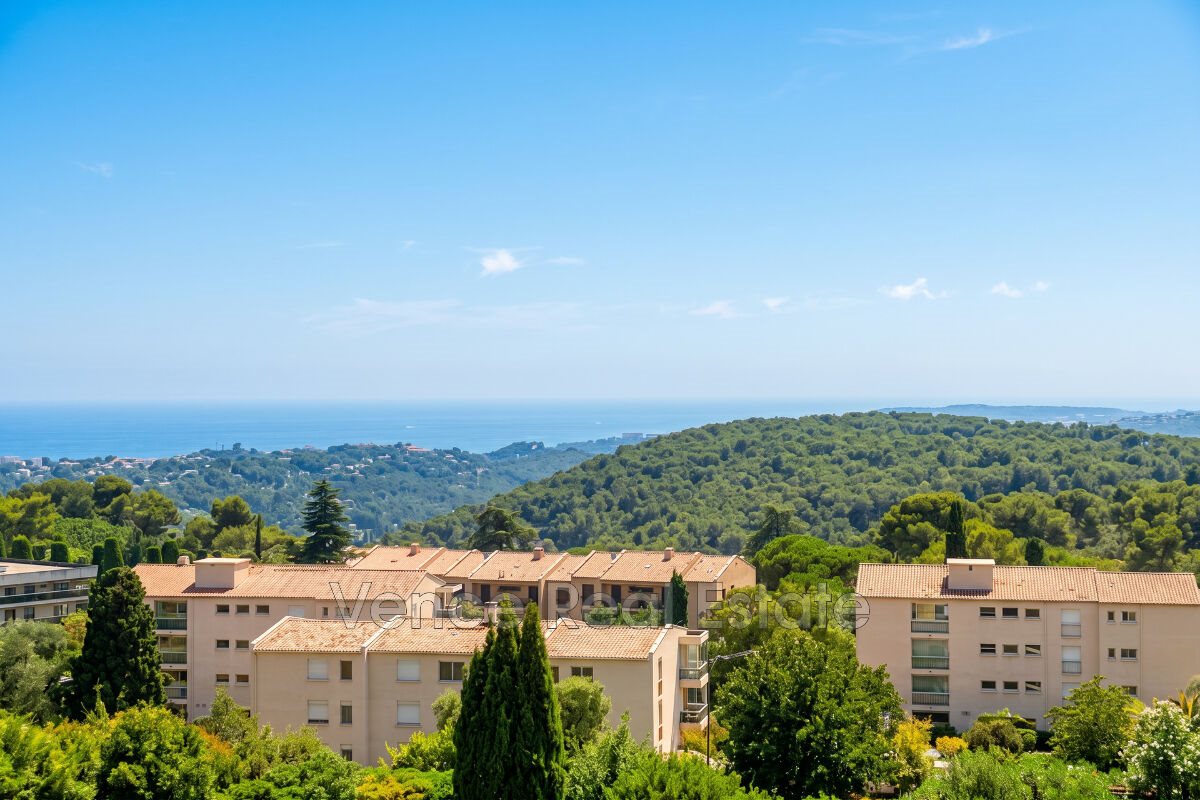 Appartement à louer, 85m², Vence
