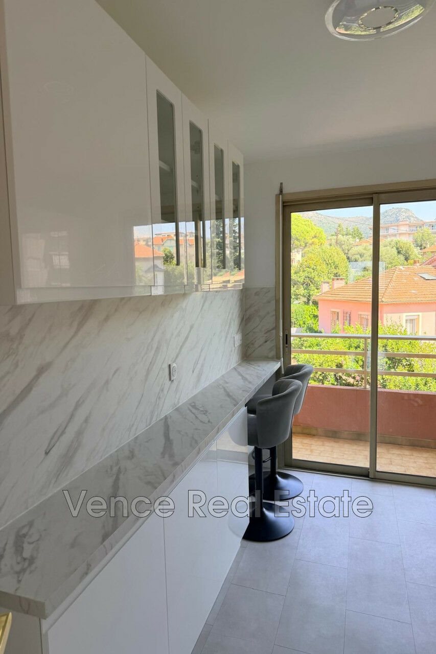 Appartement à louer, 85m², Vence