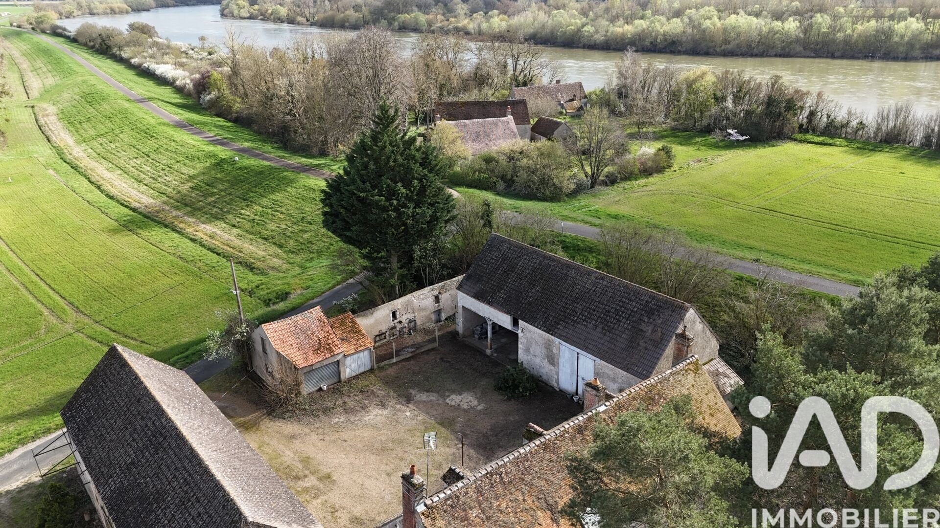 Maison à vendre, 270m², Saint-Benoît-sur-Loire