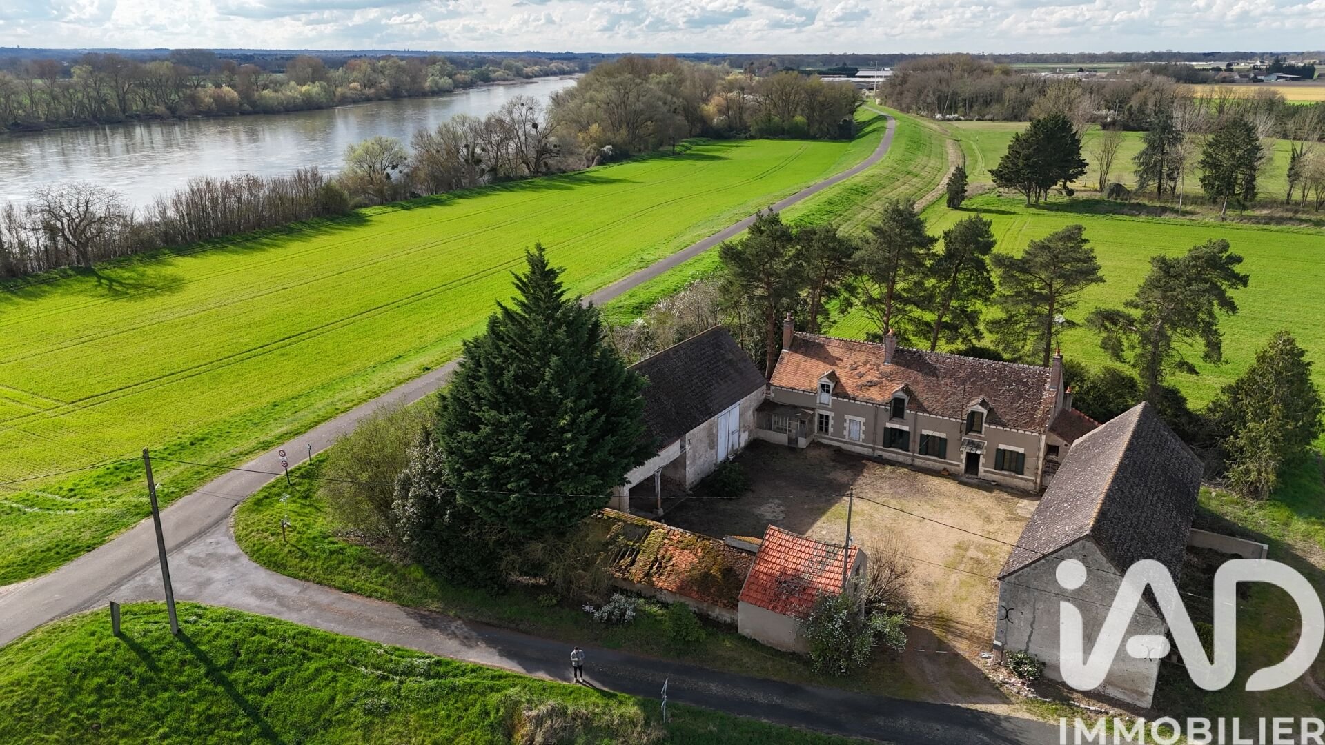 Maison à vendre, 270m², Saint-Benoît-sur-Loire