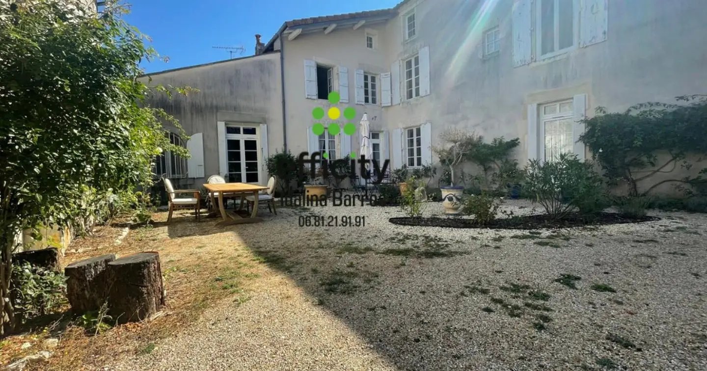 Maison à vendre, 285m², Aigre
