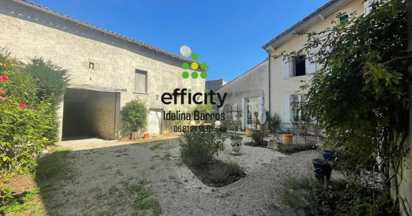 Maison à vendre, 285m², Aigre