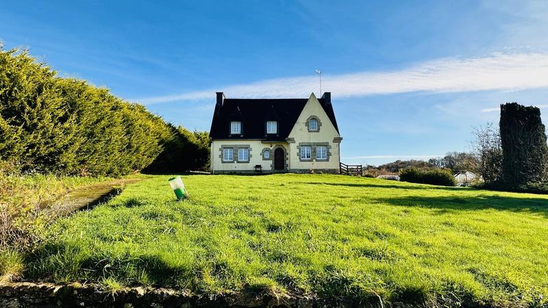 Maison à vendre, 170m², Plomodiern