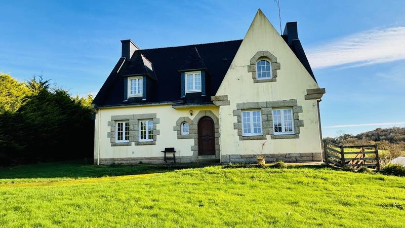 Maison à vendre, 170m², Plomodiern