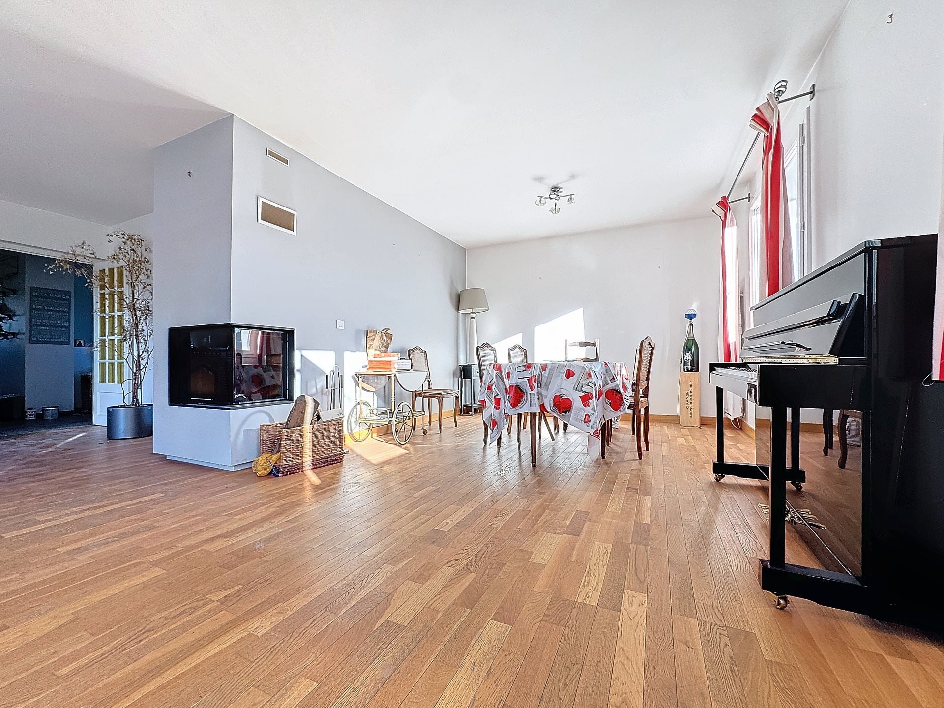 Maison à vendre, 183m², Saint-Genis-Pouilly