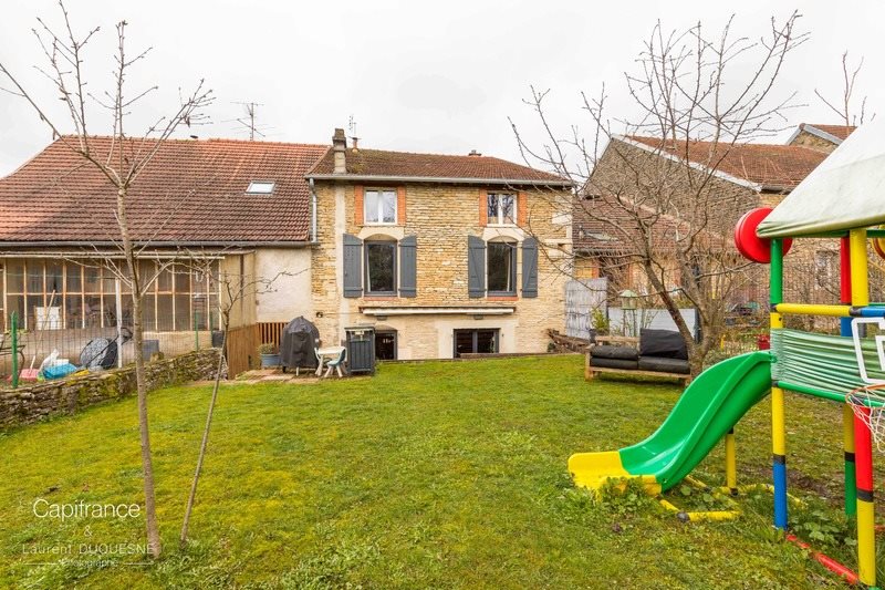 Maison à vendre, 170m², Selongey