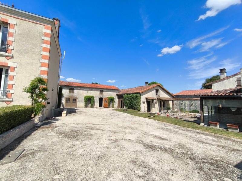 Maison à vendre, 146m², Saint-Fraigne