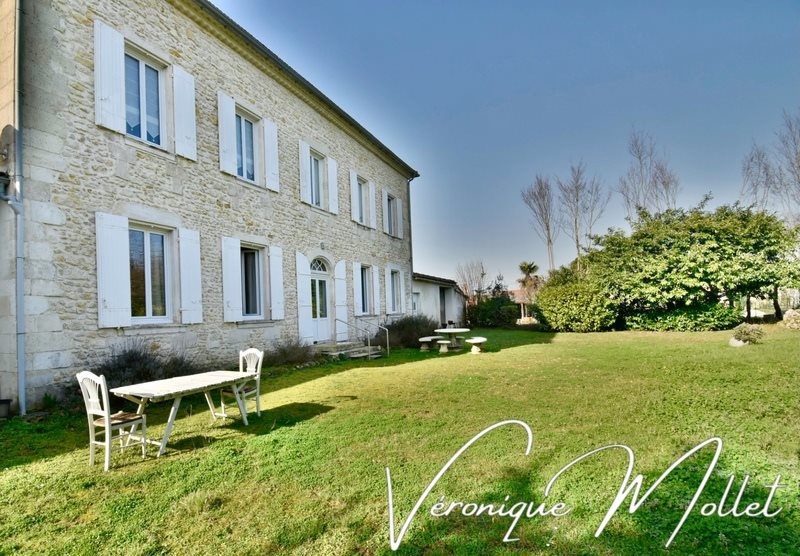 Maison à vendre, 343m², Lesparre-Médoc