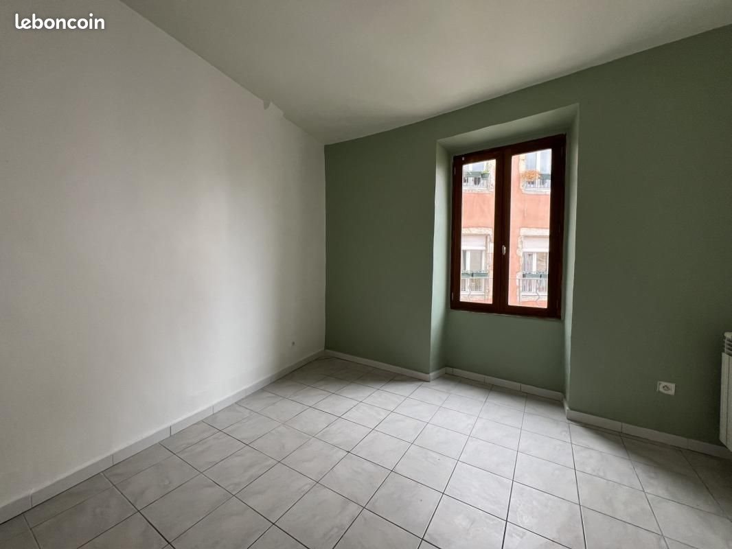 Appartement à louer, 33m², Aubenas