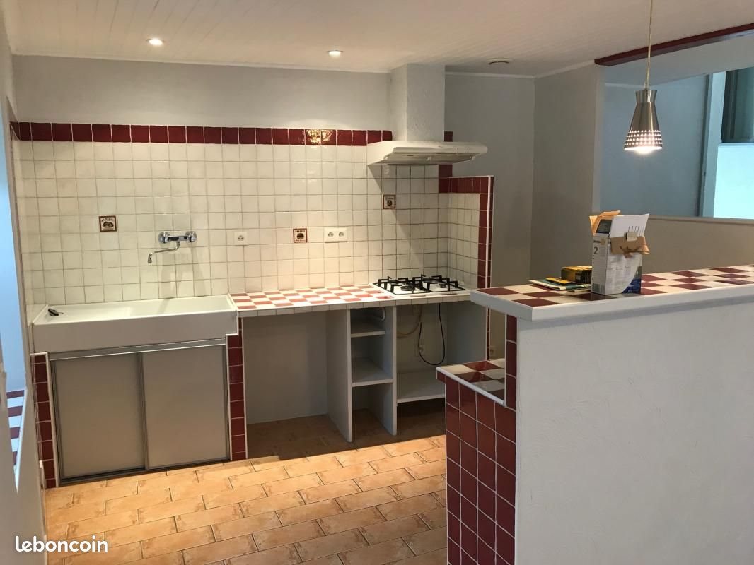 Maison à louer, 54m², Vesseaux