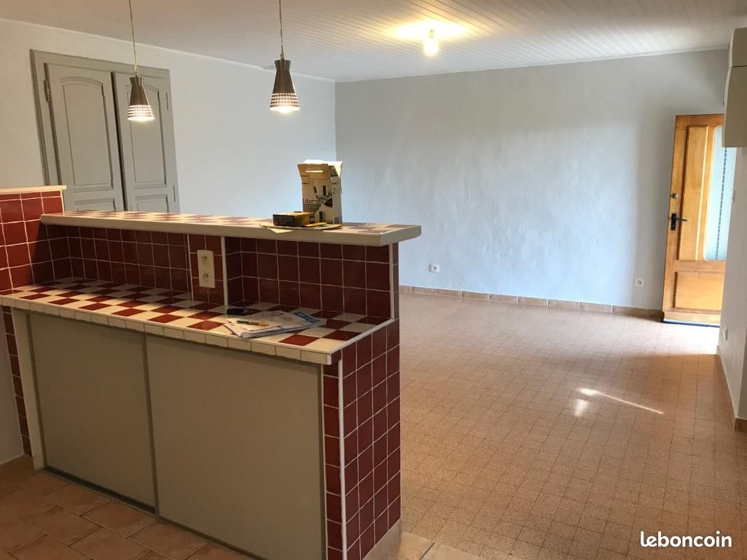 Maison à louer, 54m², Vesseaux