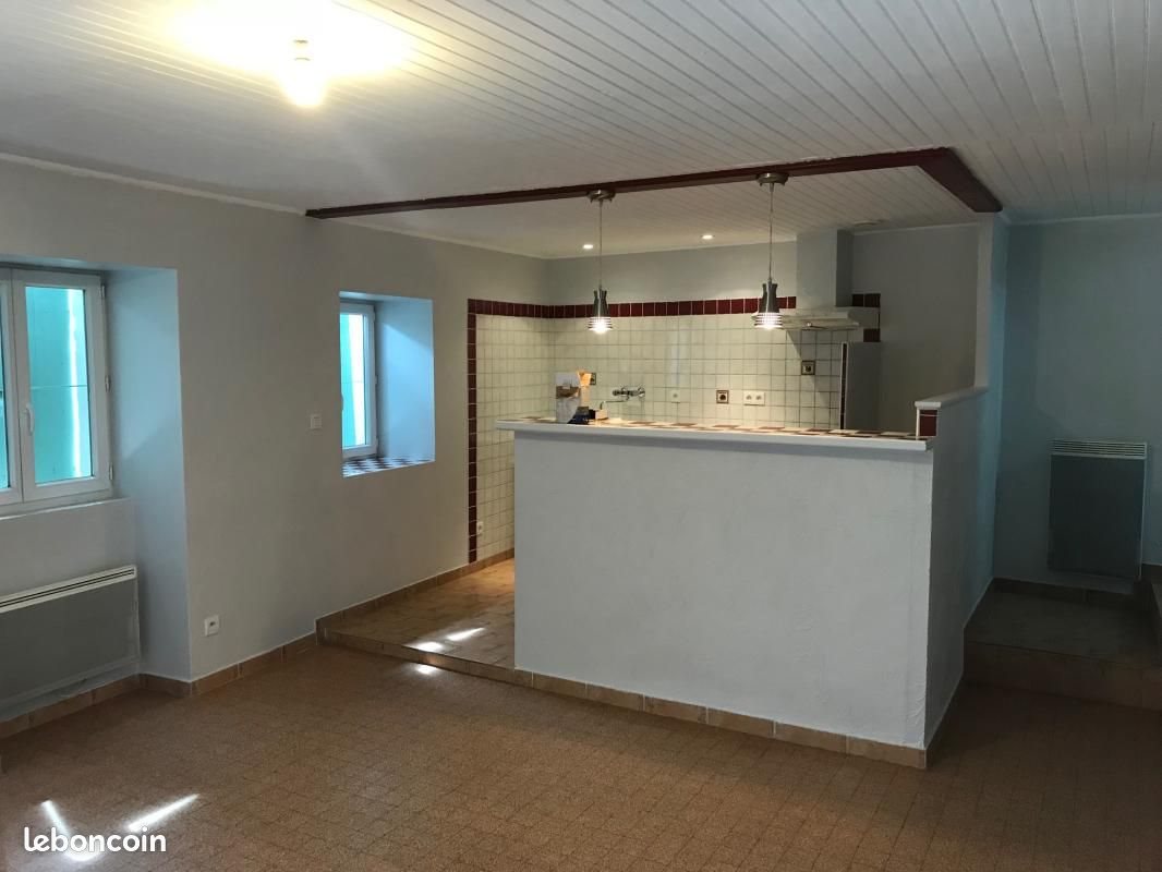 Maison à louer, 54m², Vesseaux