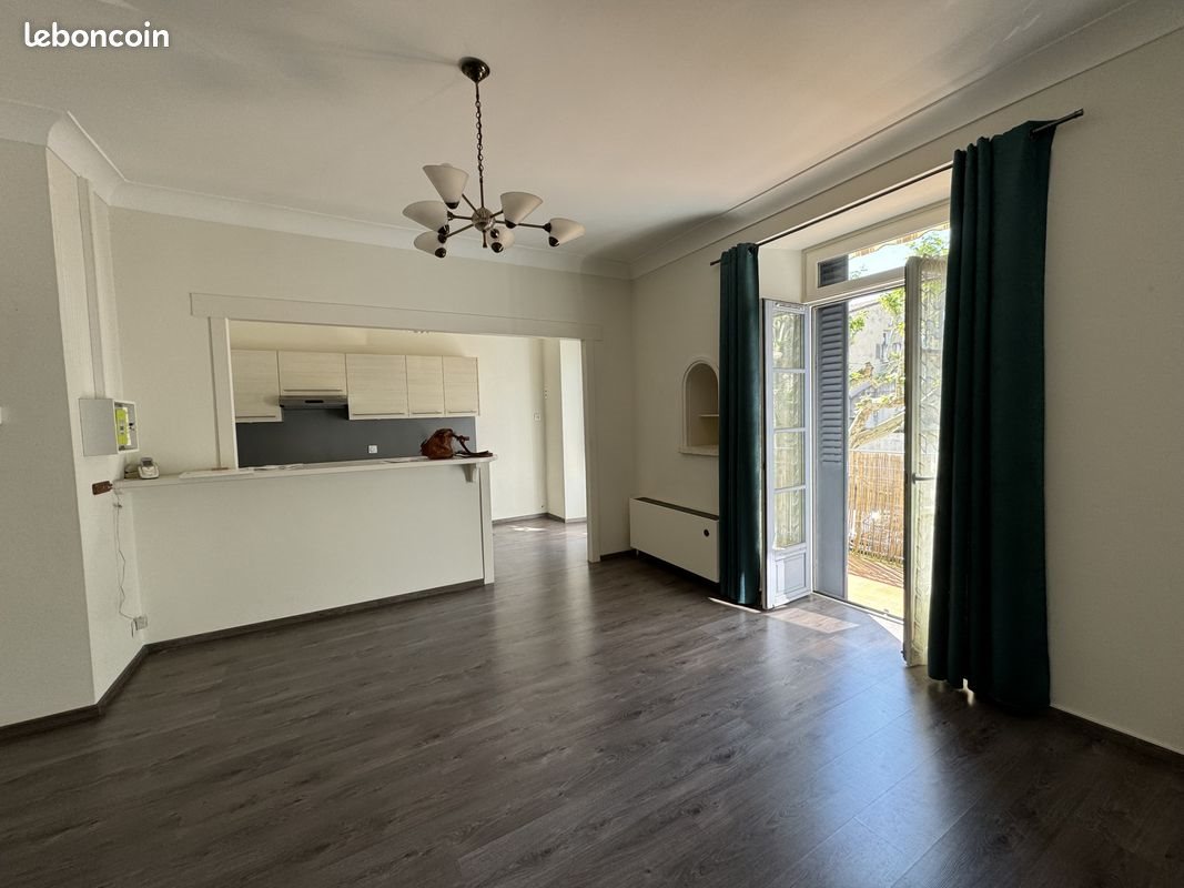 Appartement à louer, 81m², Saint-Paul-Trois-Châteaux