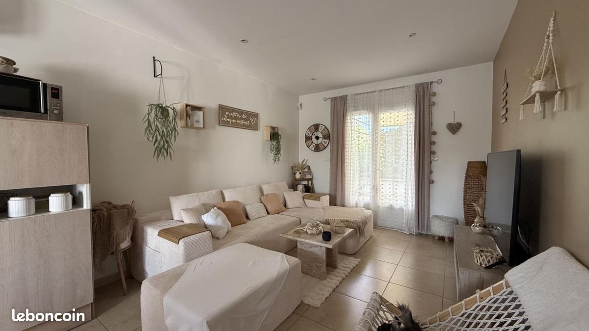 Maison à louer, 104m², Vallon-Pont-d'Arc
