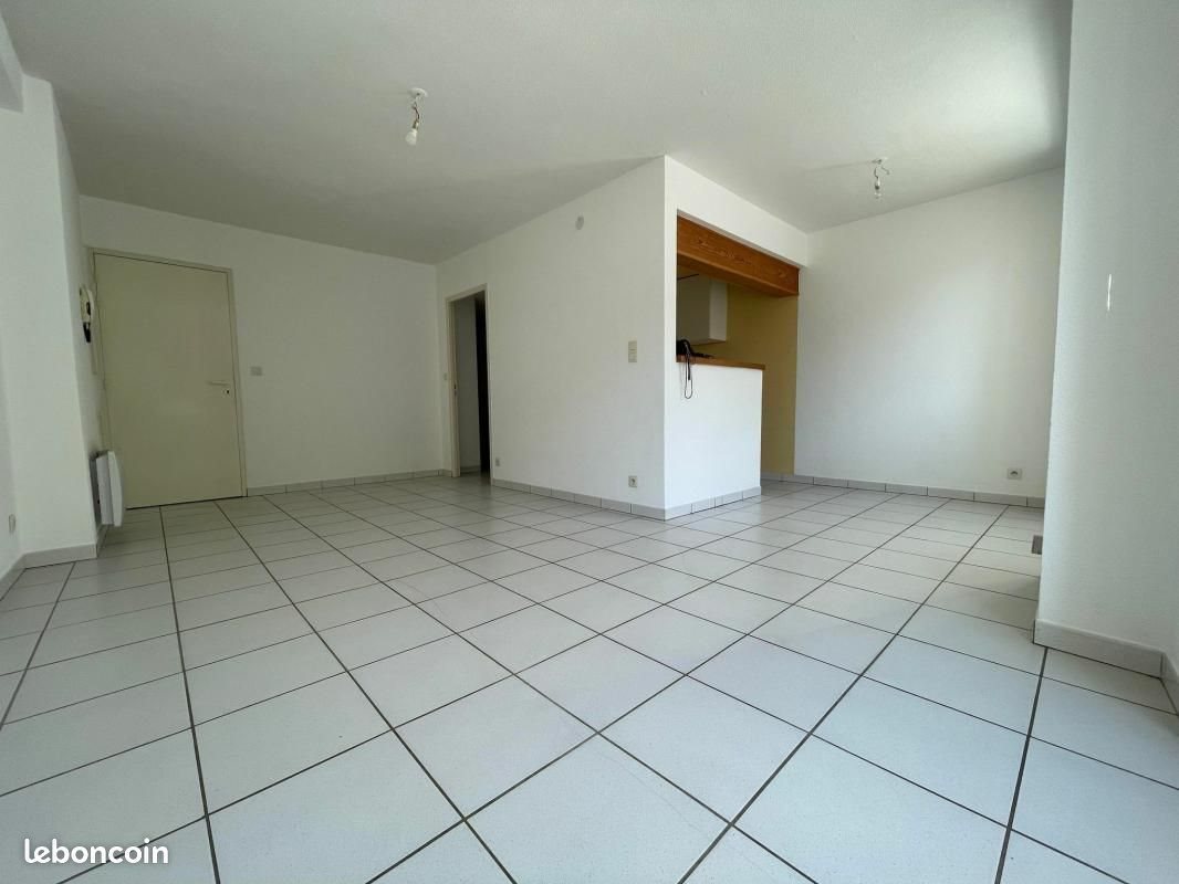 Appartement à louer, 52m², Pont-de-Labeaume
